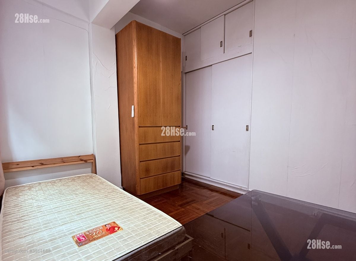 睡房 1: 希云大厦 租盘 4 房 , 2 浴室 880 平方尺