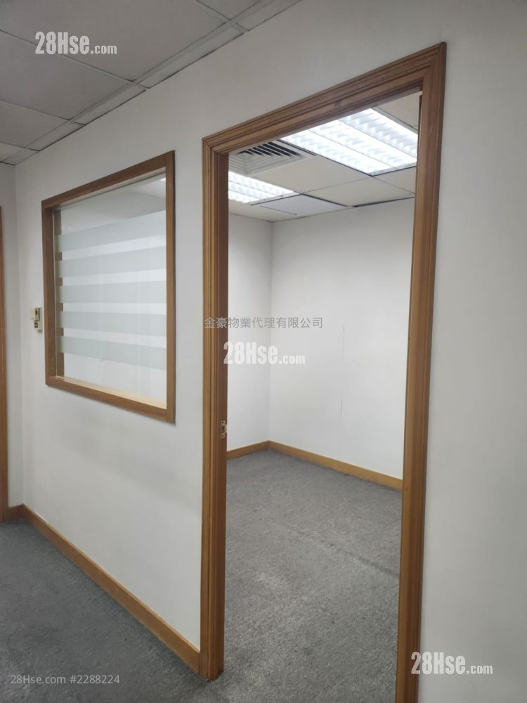 Cnt Tower Rental 3 Bedrooms