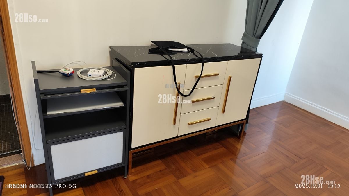 Fook Moon Building Rental 2 Bedrooms 335 ft²
