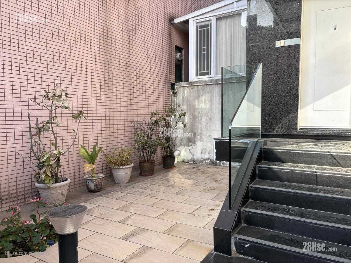 Rolling Hills Rental 3 Bedrooms , 2 Bathrooms 1,550 ft²