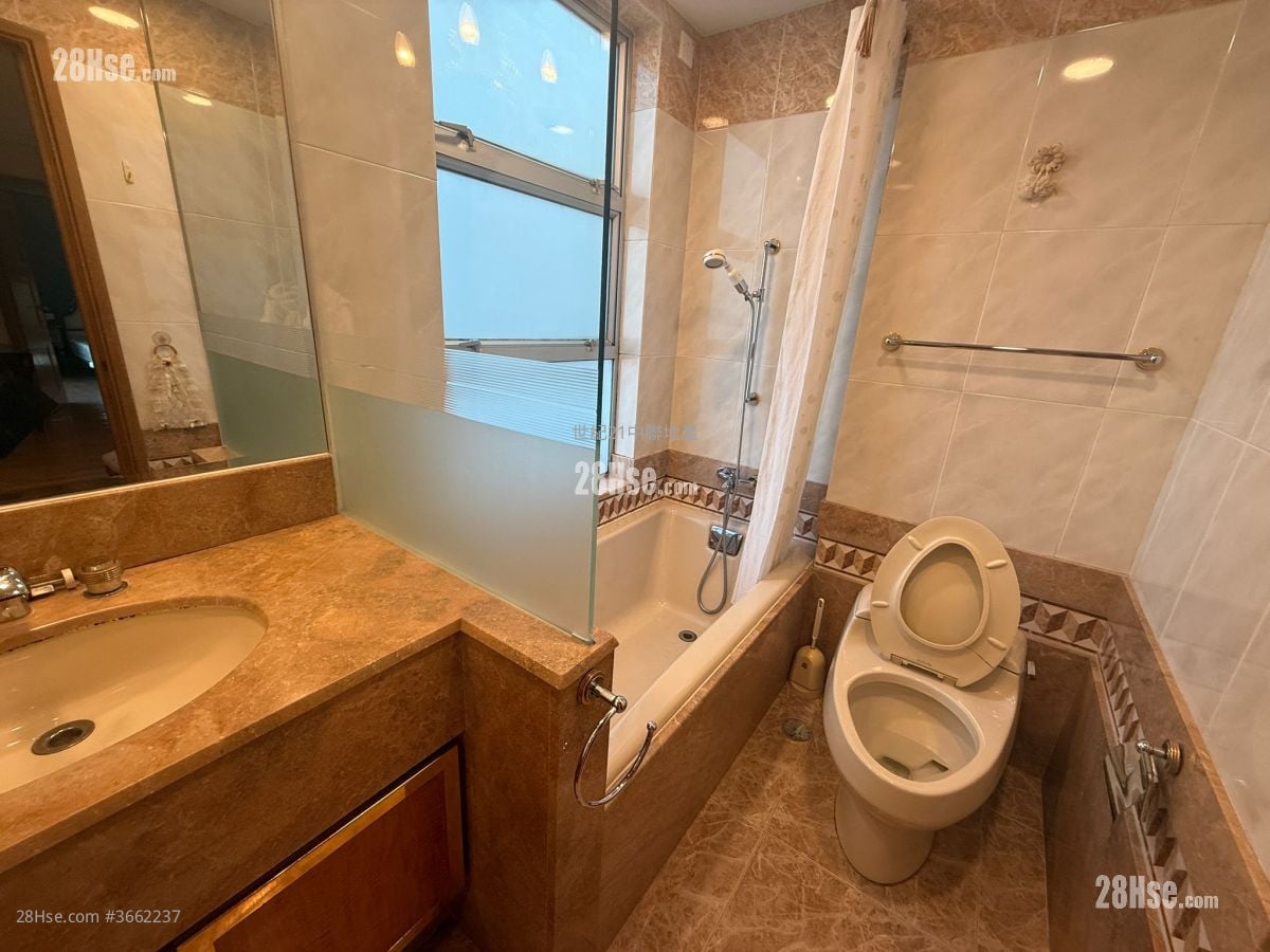 Sunshine Villa 售盘 3 房 , 3 浴室 1,700 平方尺