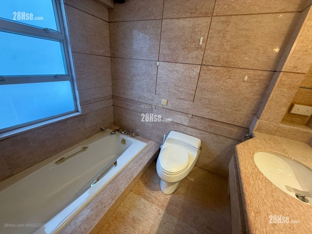 Sunshine Villa 售盘 3 房 , 3 浴室 1,700 平方尺