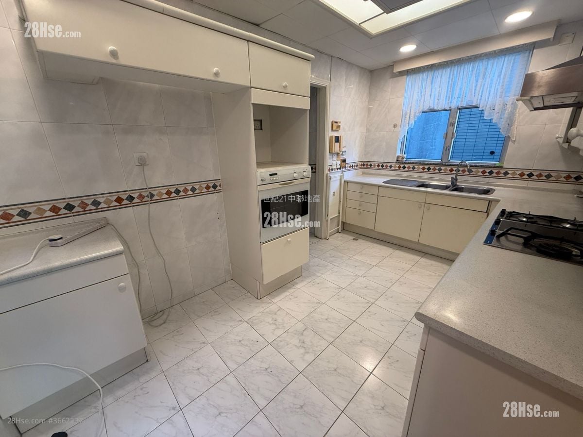 Sunshine Villa 售盘 3 房 , 3 浴室 1,700 平方尺