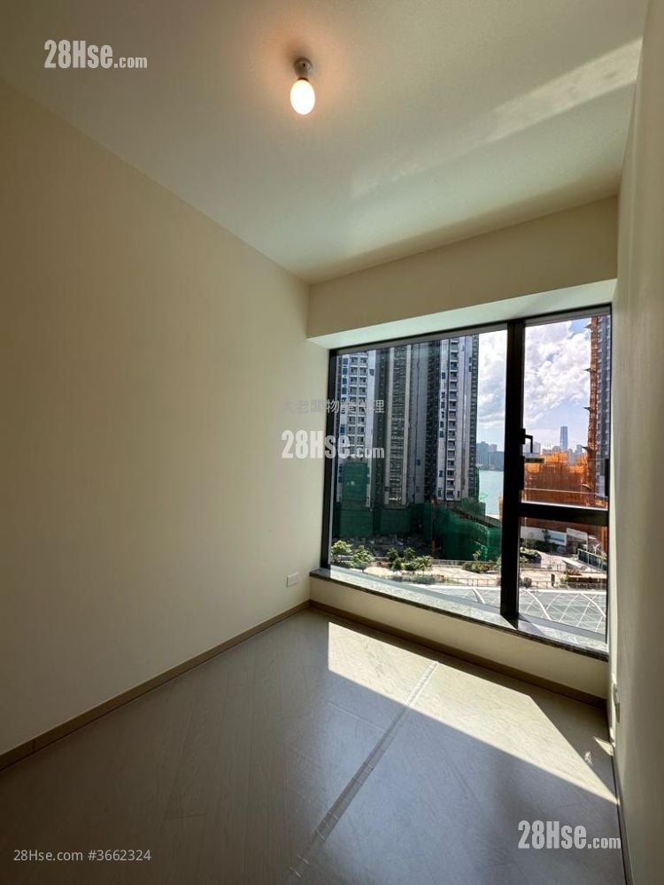 One Victoria Sell 2 Bedrooms , 1 Bathroom 440 ft²