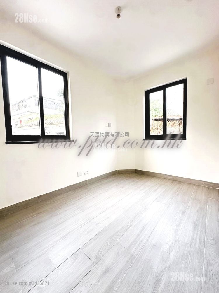 Yuen Long Village Sell 2 Bedrooms , 1 Bathroom 450 ft²
