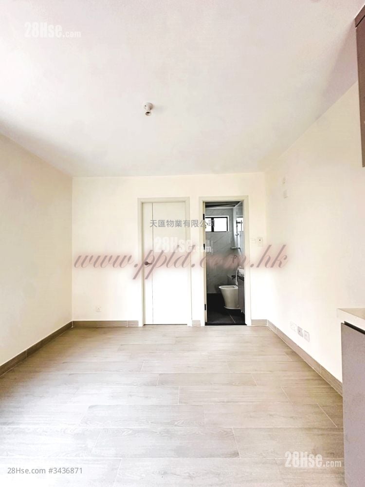 Yuen Long Village Sell 2 Bedrooms , 1 Bathroom 450 ft²