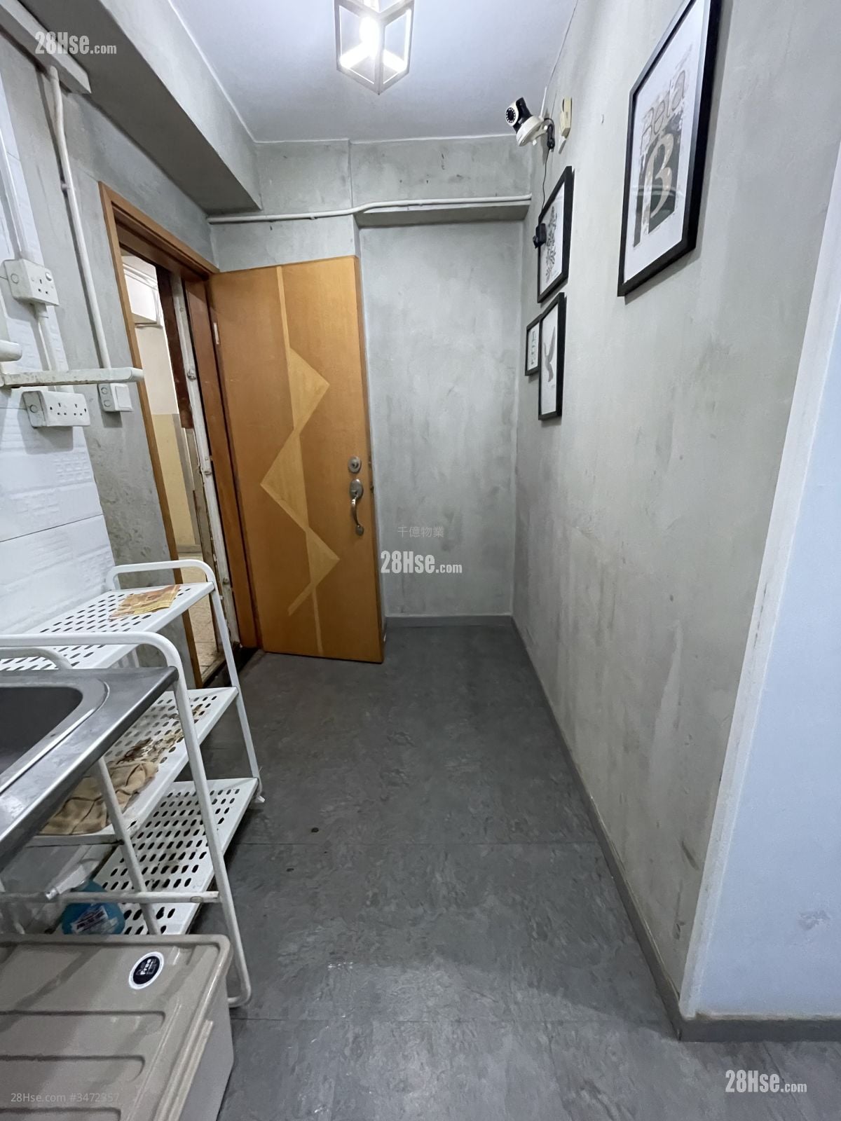 Cosmopolitan Centre Sell 565 ft²