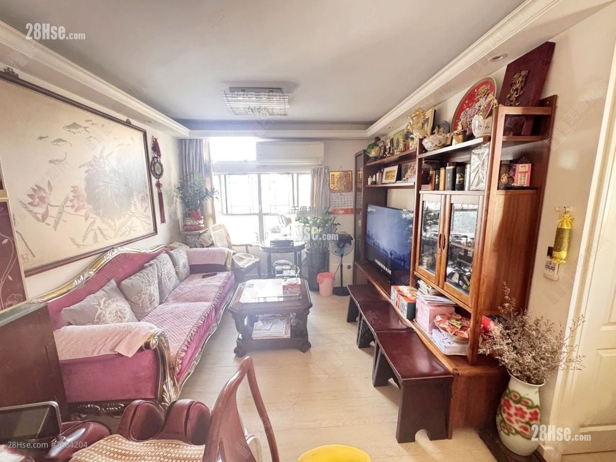 Kwai Chun Court Sell 3 Bedrooms 645 ft²