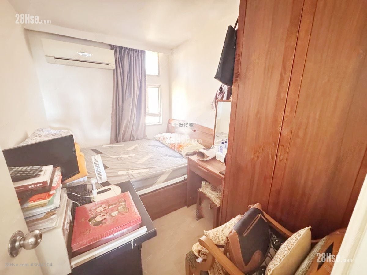 Kwai Chun Court Sell 3 Bedrooms 645 ft²