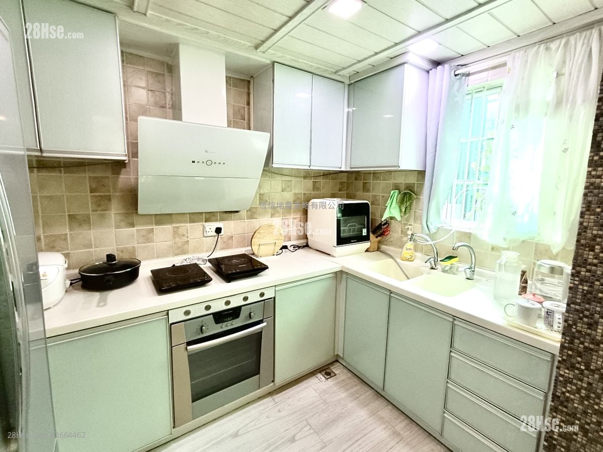 Maple Garden Sell 3 Bedrooms , 1 Bathroom 697 ft²