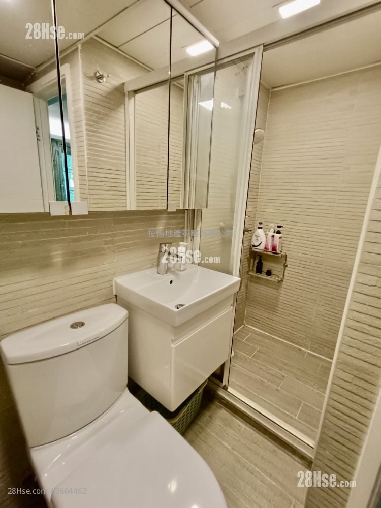 Maple Garden Sell 3 Bedrooms , 1 Bathroom 697 ft²