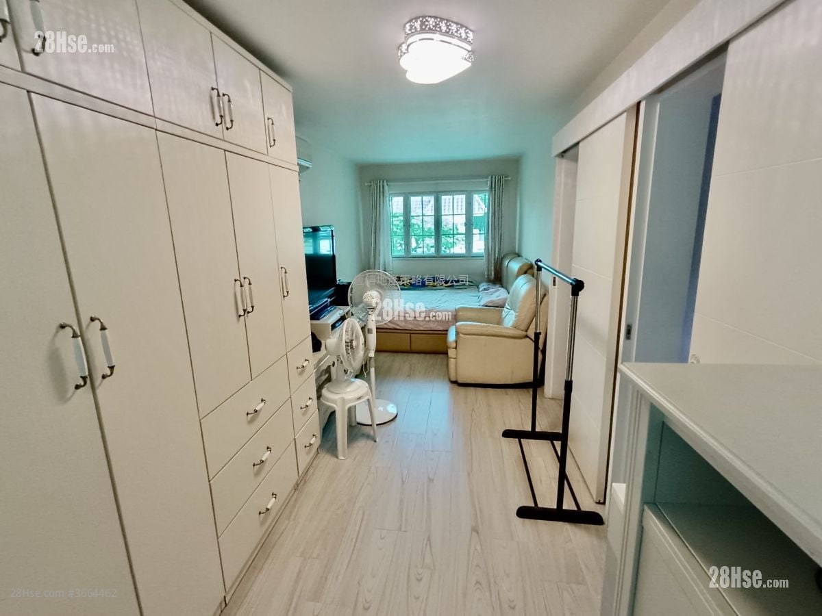 Maple Garden Sell 3 Bedrooms , 1 Bathroom 697 ft²