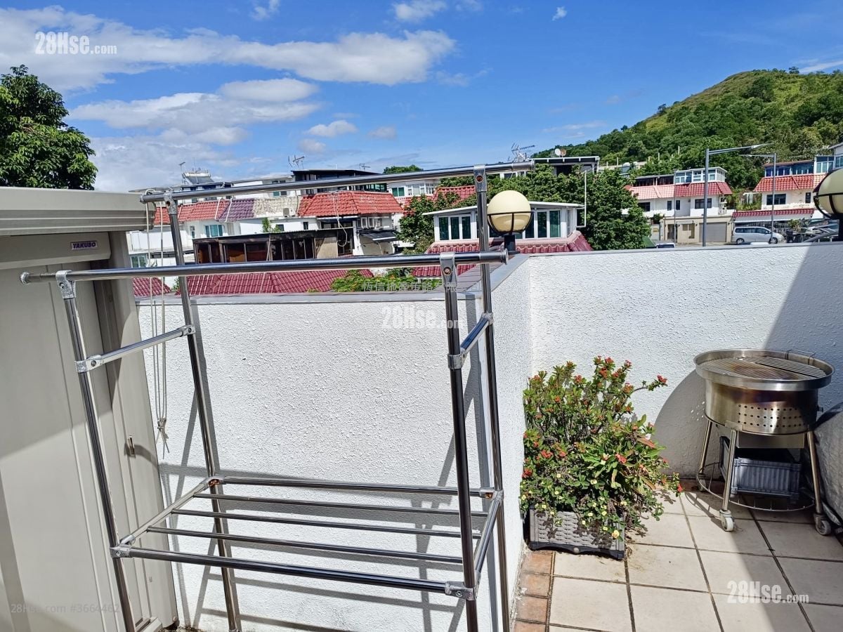 Maple Garden Sell 3 Bedrooms , 1 Bathroom 697 ft²