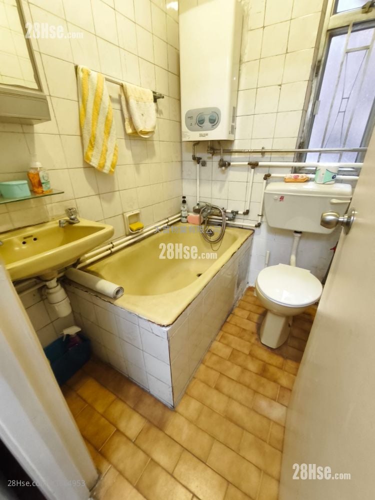 Fortuna Building Sell 2 Bedrooms , 1 Bathroom 253 ft²