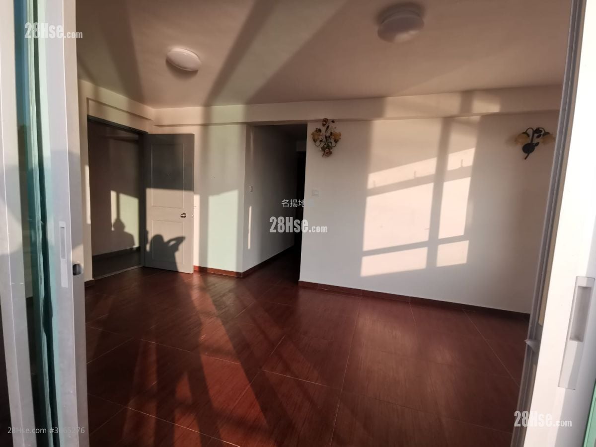 Ma Wan Main Street Village South Sell 3 Bedrooms , 1 Bathroom