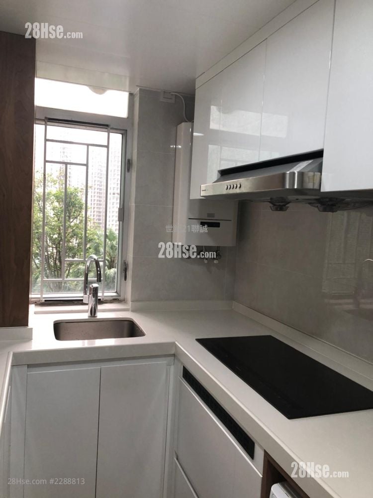 Hong Pak Court Sell 2 Bedrooms , 1 Bathroom 401 ft²