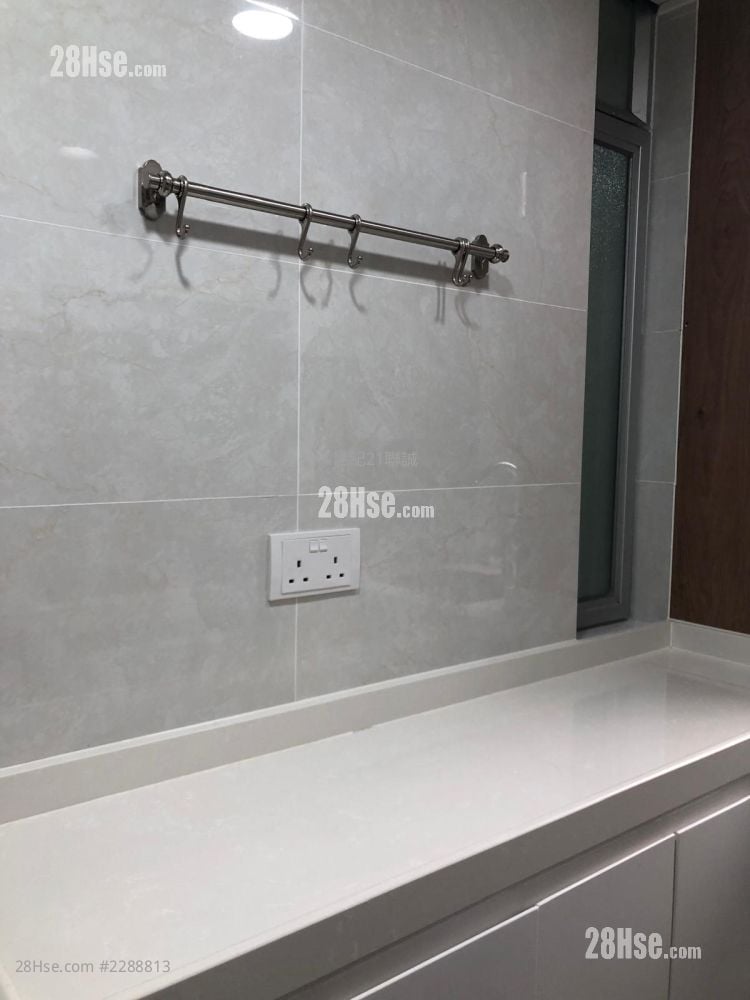 Hong Pak Court Sell 2 Bedrooms , 1 Bathroom 401 ft²