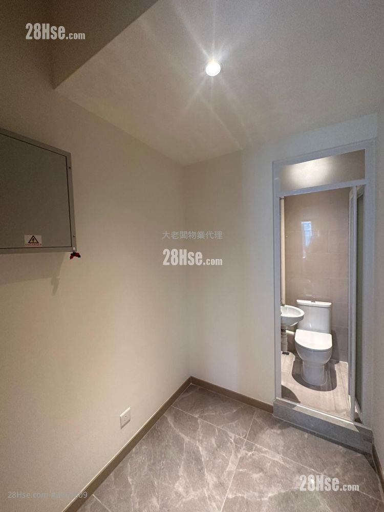 Grand Mayfair  Sell 3 Bedrooms , 2 Bathrooms 831 ft²