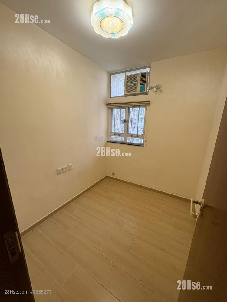 Kam Lung Court Sell 3 Bedrooms , 1 Bathroom 554 ft²