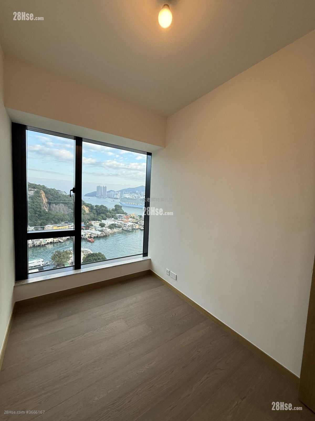 蔚蓝东岸 售盘 3 房 , 2 浴室 832 平方尺