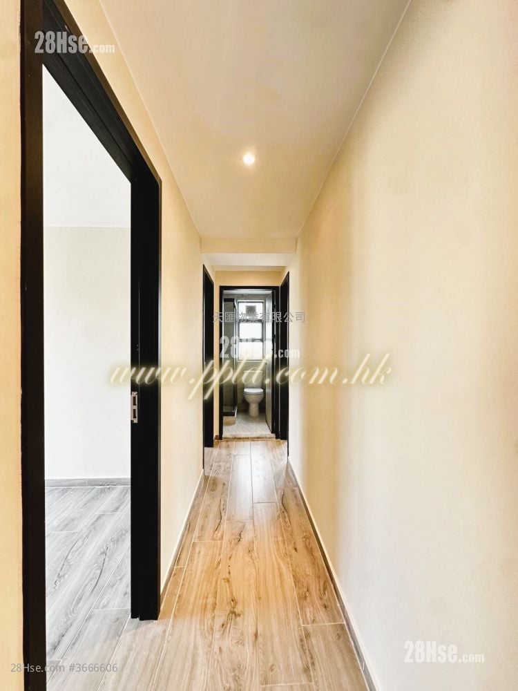 元朗村屋 售盘 3 房 , 2 浴室 700 平方尺