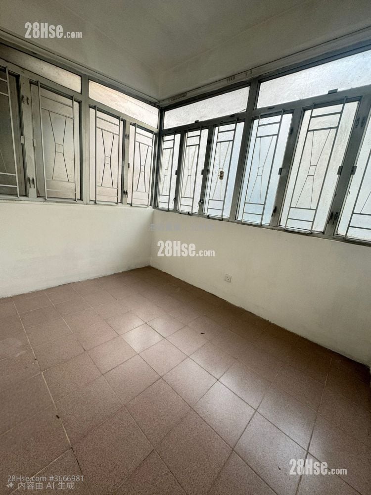 New Un Chau Building Sell 3 Bedrooms 744 ft²