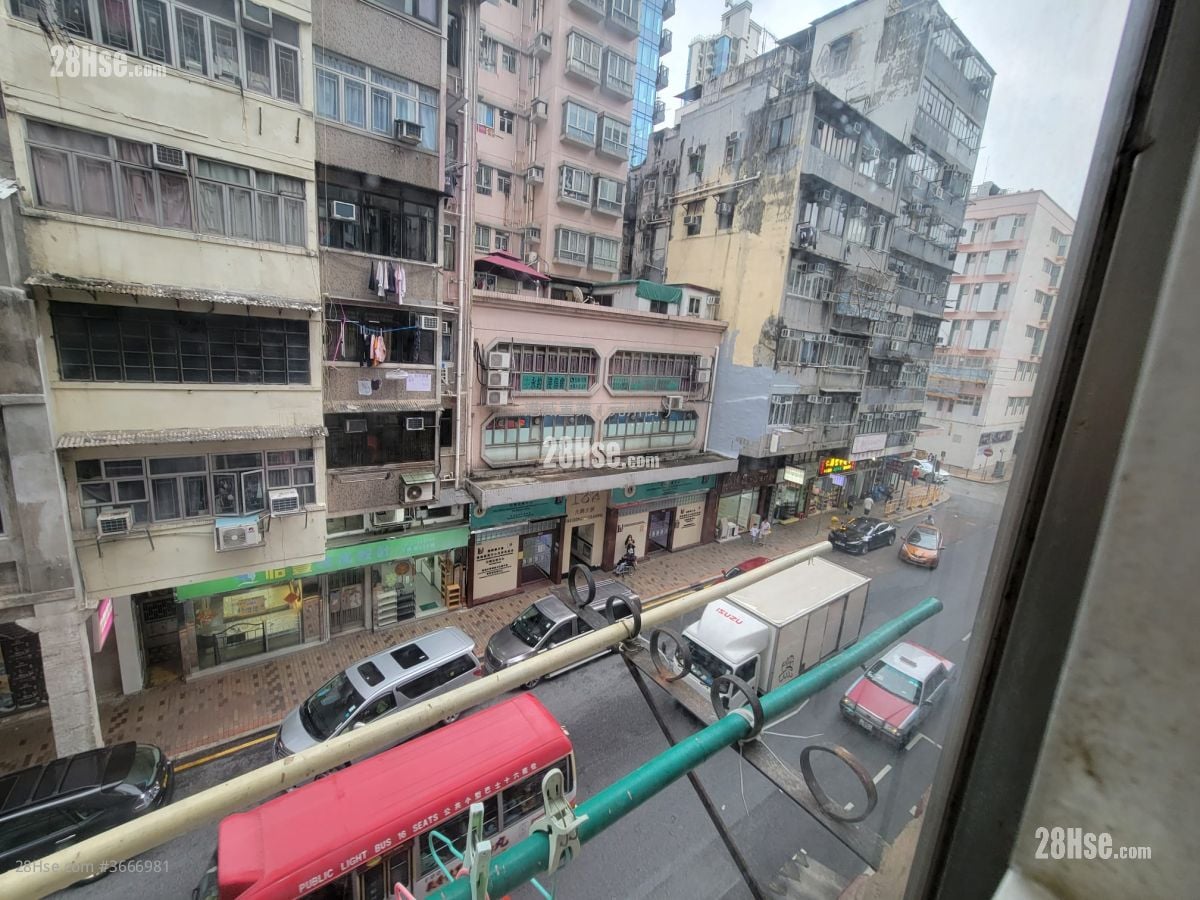 New Un Chau Building Sell 3 Bedrooms 744 ft²