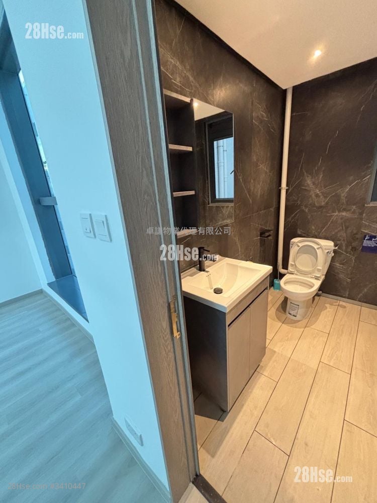 58？Wing Lok Street Rental 1 Toilet
