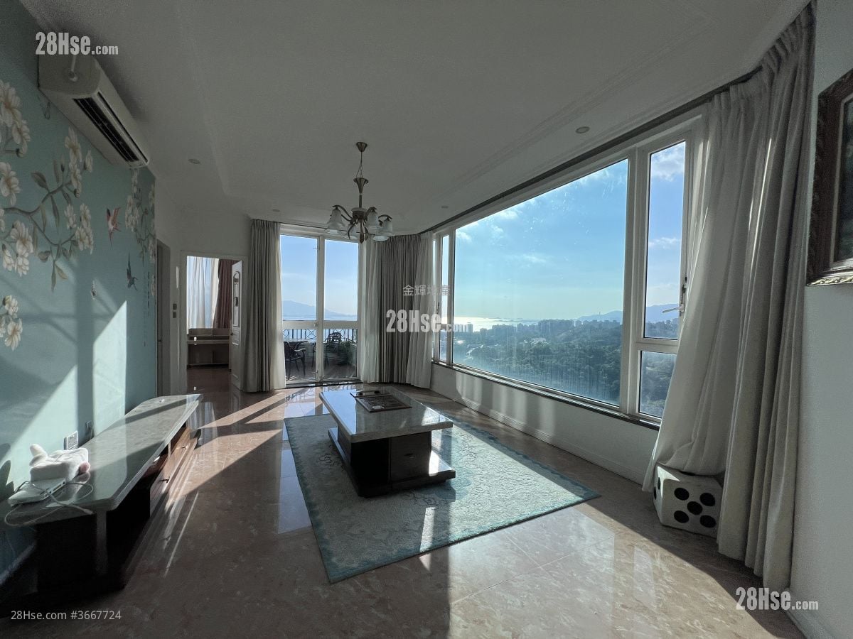 Palatial Coast Rental 4 Bedrooms , 4 Bathrooms 2,209 ft²