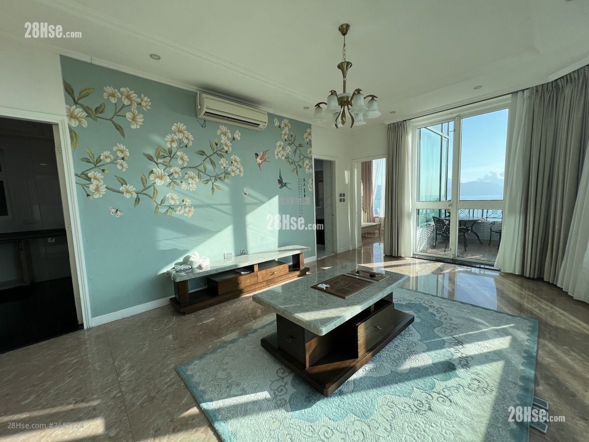 Palatial Coast Rental 4 Bedrooms , 4 Bathrooms 2,209 ft²