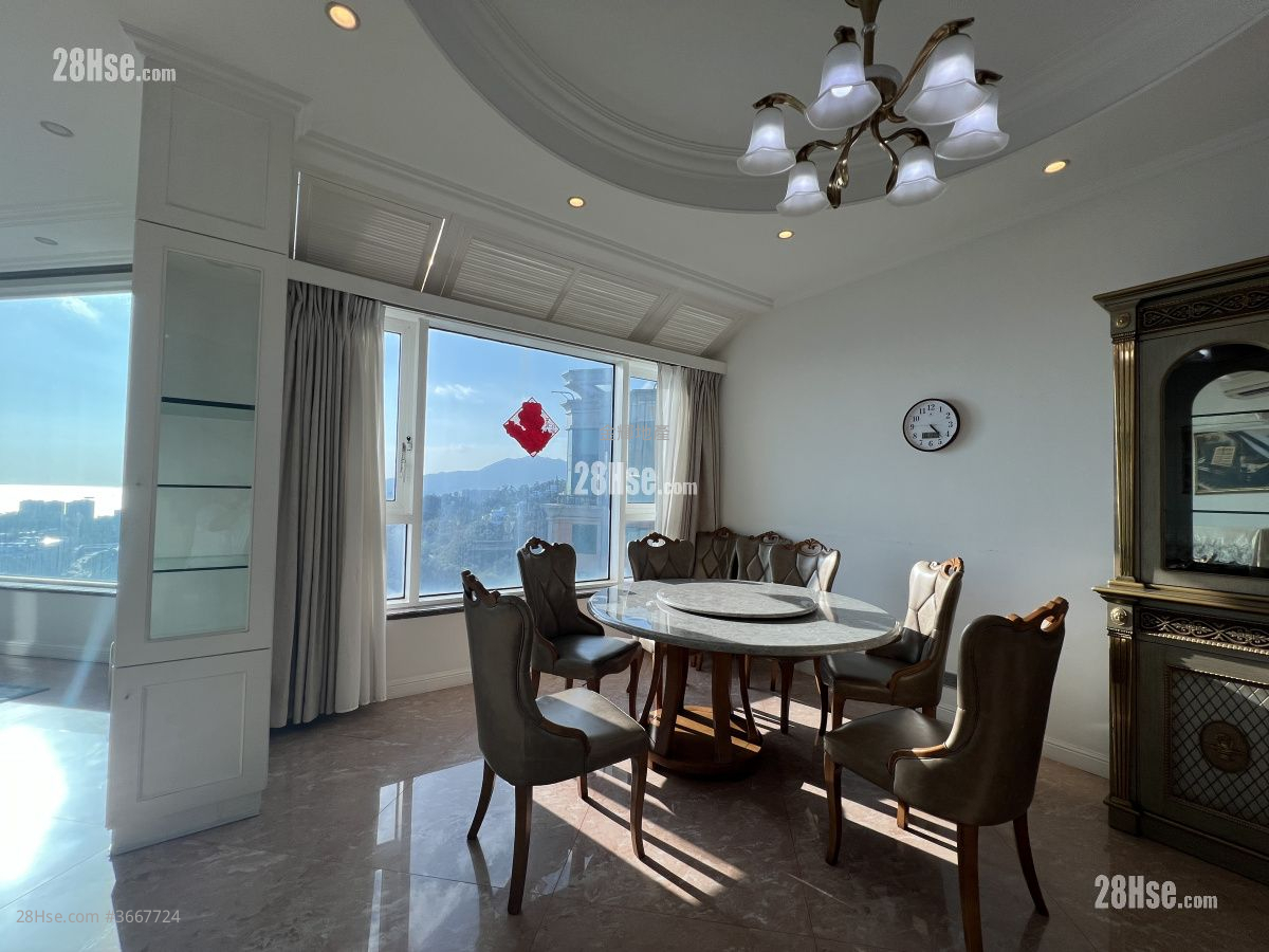 Palatial Coast Rental 4 Bedrooms , 4 Bathrooms 2,209 ft²