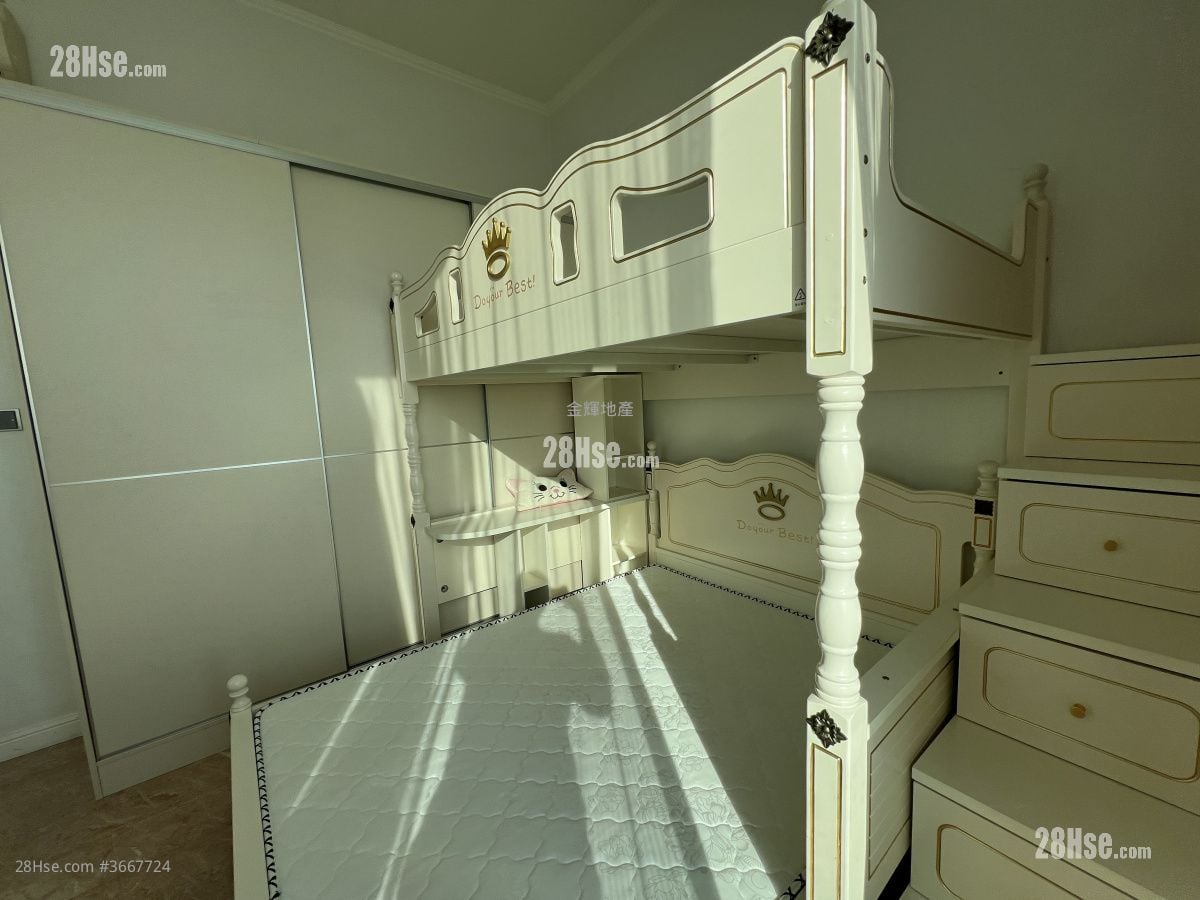 Palatial Coast Rental 4 Bedrooms , 4 Bathrooms 2,209 ft²