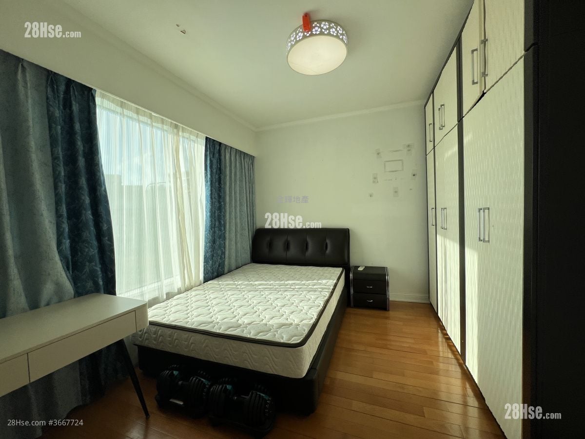 Palatial Coast Rental 4 Bedrooms , 4 Bathrooms 2,209 ft²