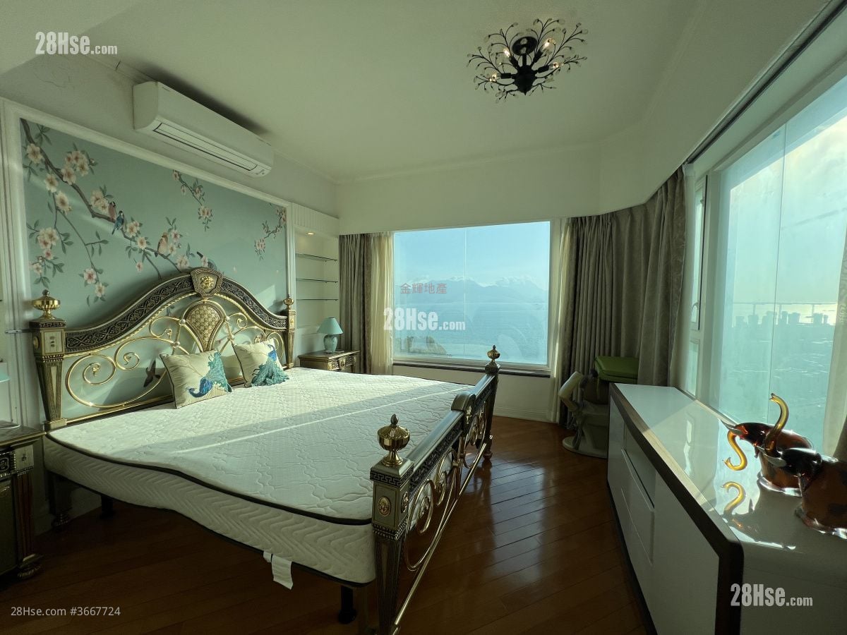 Palatial Coast Rental 4 Bedrooms , 4 Bathrooms 2,209 ft²