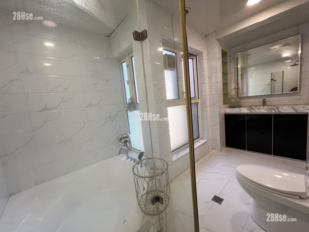 Palatial Coast Rental 4 Bedrooms , 4 Bathrooms 2,209 ft²