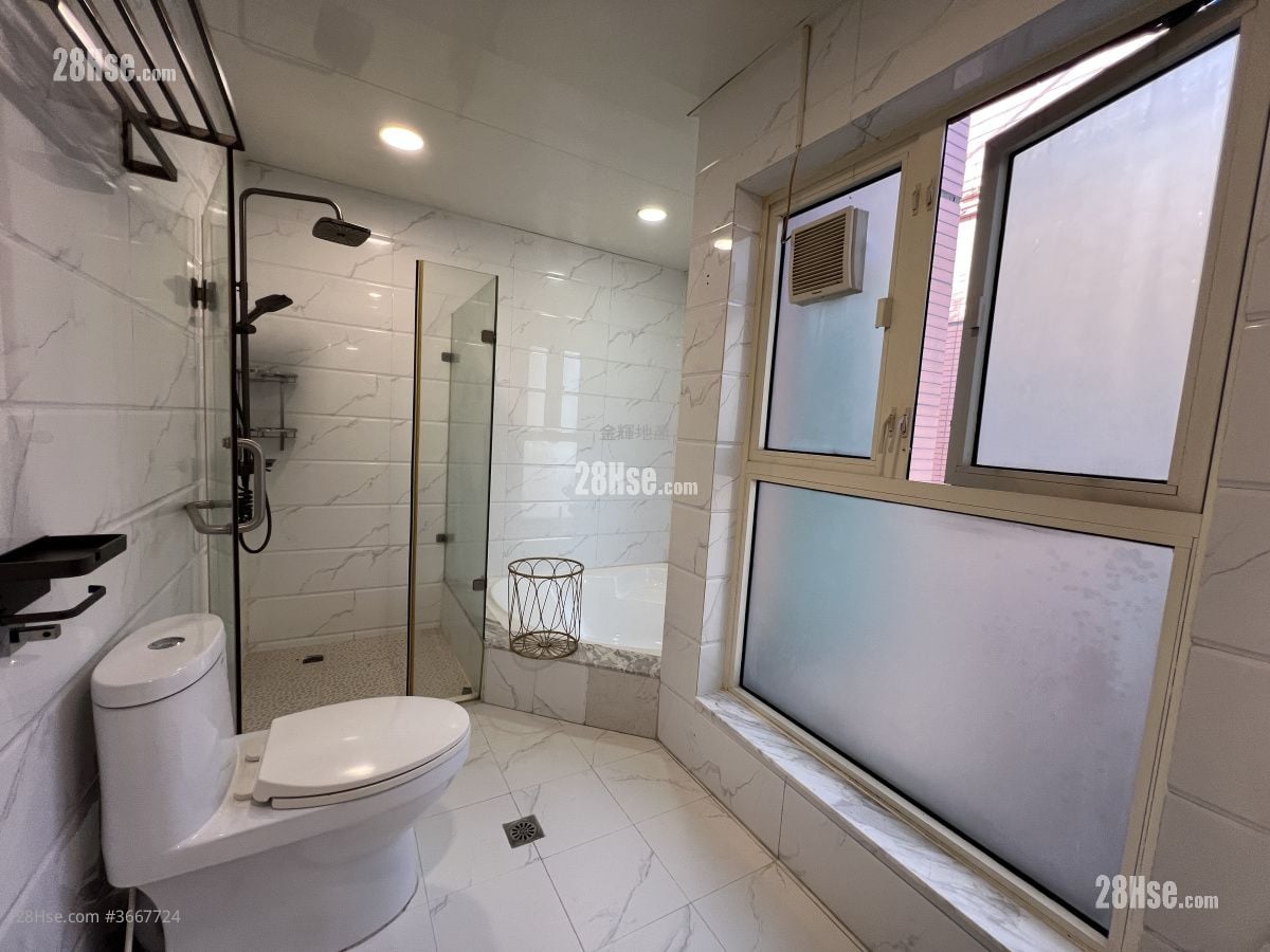 Palatial Coast Rental 4 Bedrooms , 4 Bathrooms 2,209 ft²