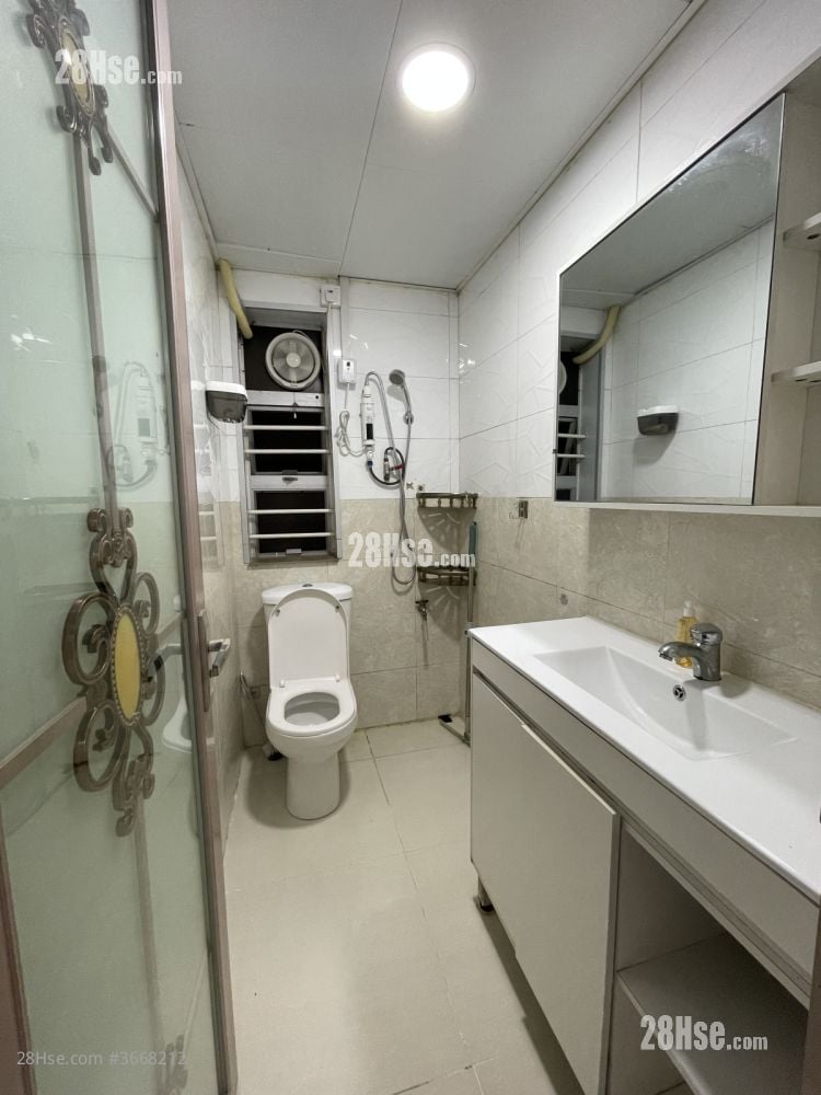 bathroom: No.18, Shek Kwu Lung Village, Shatin,N.t. Rental 1 Bedroom , 1 Bathroom 350 ft²