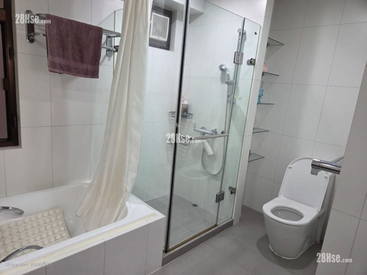 Park View Court Sell 4 Bedrooms , 1 Bathroom 1,581 ft²