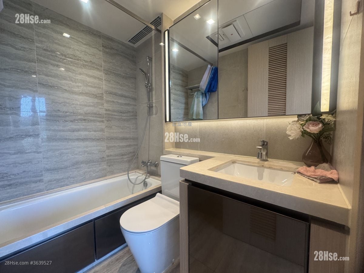 The Regent Rental 2 Bedrooms , 1 Bathroom 524 ft²