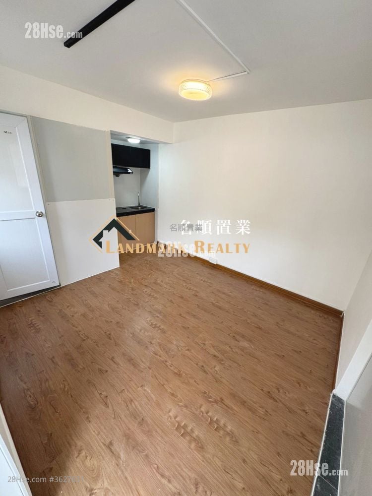 Village Rental Studio , 1 Bathroom 150 ft²