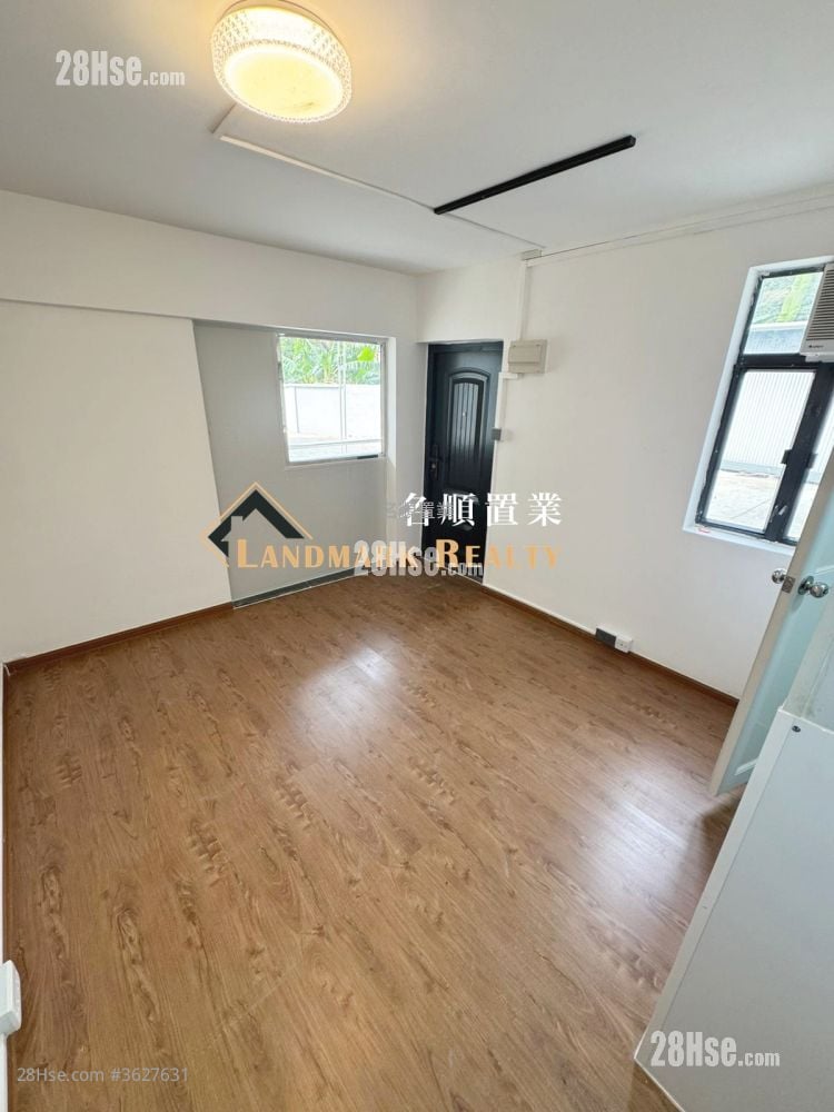 Village Rental Studio , 1 Bathroom 150 ft²