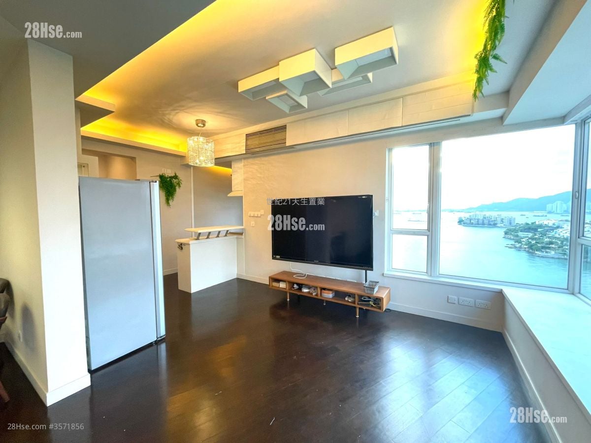 Aqua Blue Sell 619 ft²