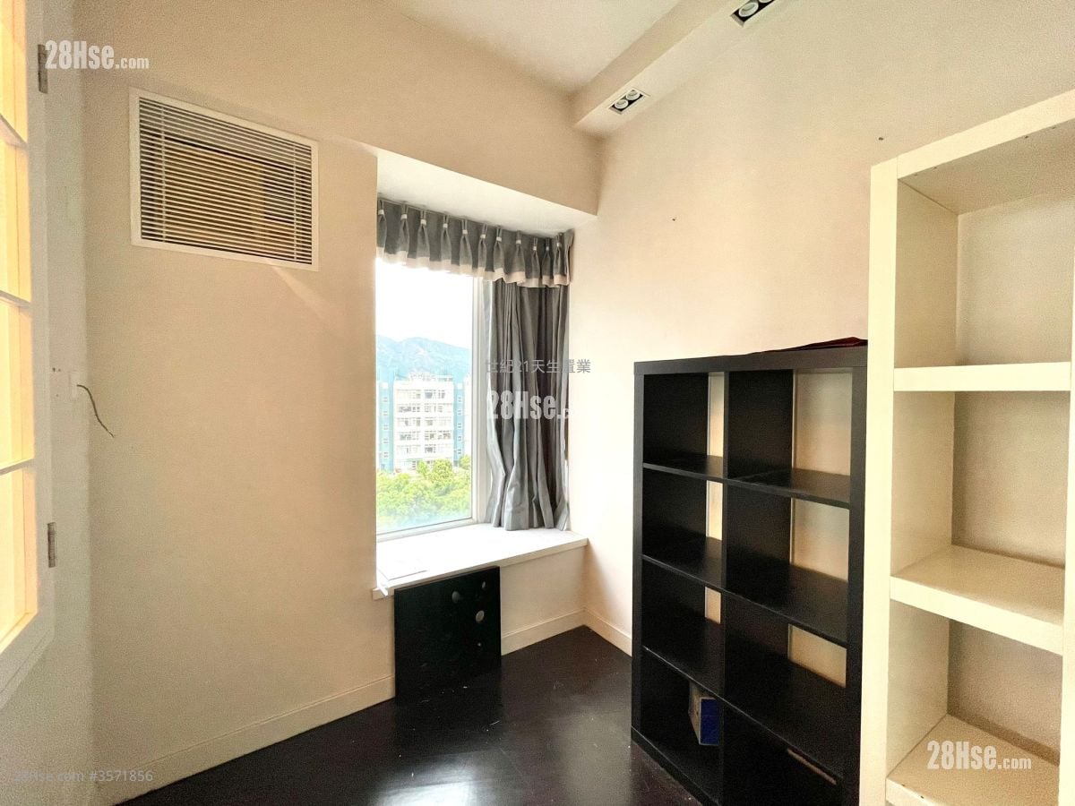 Aqua Blue Sell 619 ft²