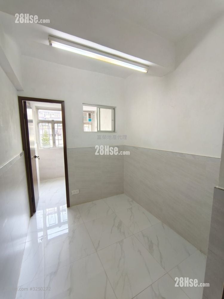Nam Cheong Building Sell 3 Bedrooms , 3 Bathrooms 431 ft²