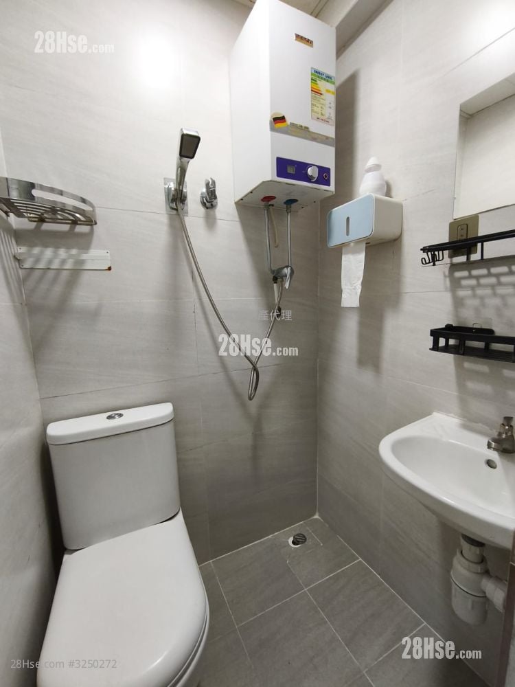 Nam Cheong Building Sell 3 Bedrooms , 3 Bathrooms 431 ft²