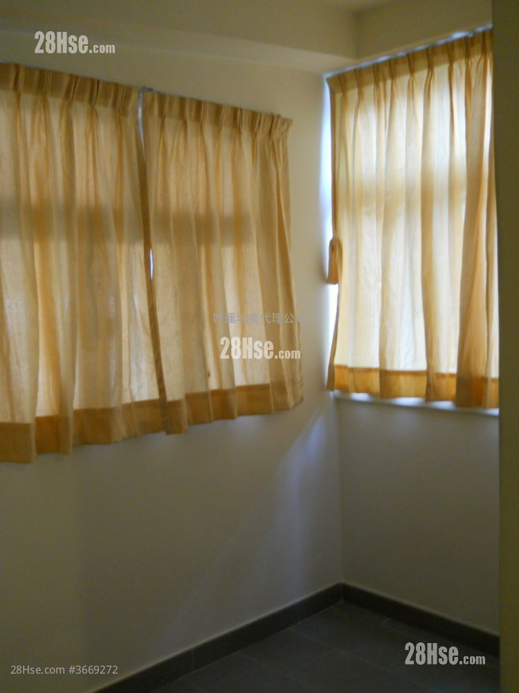 睡房 1: 正华大厦 售盘 4 房 , 2 浴室 646 平方尺