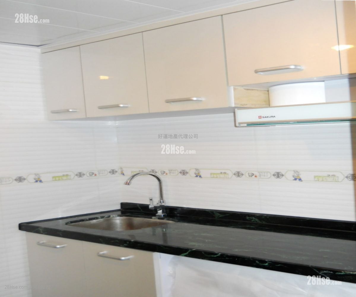 厨房: 正华大厦 售盘 4 房 , 2 浴室 646 平方尺