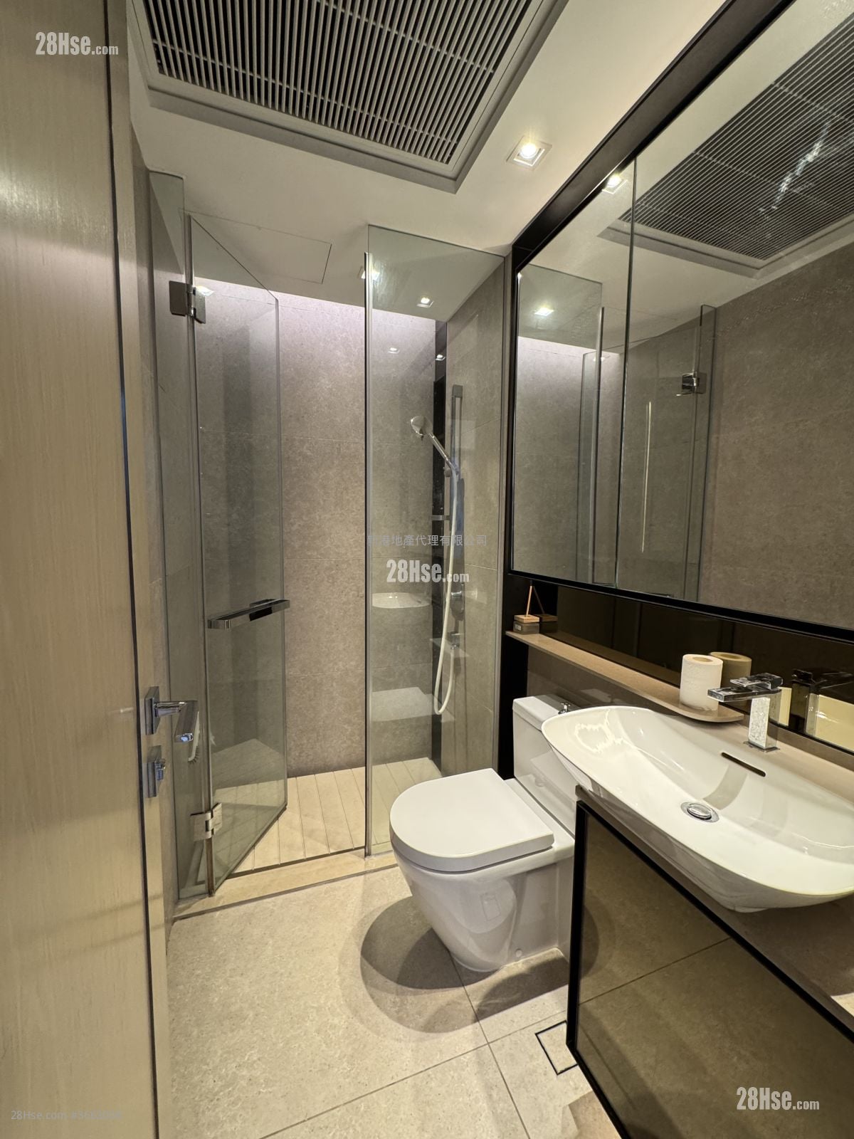 Downtown 38 Rental 1 Bedroom , 1 Bathroom 300 ft²