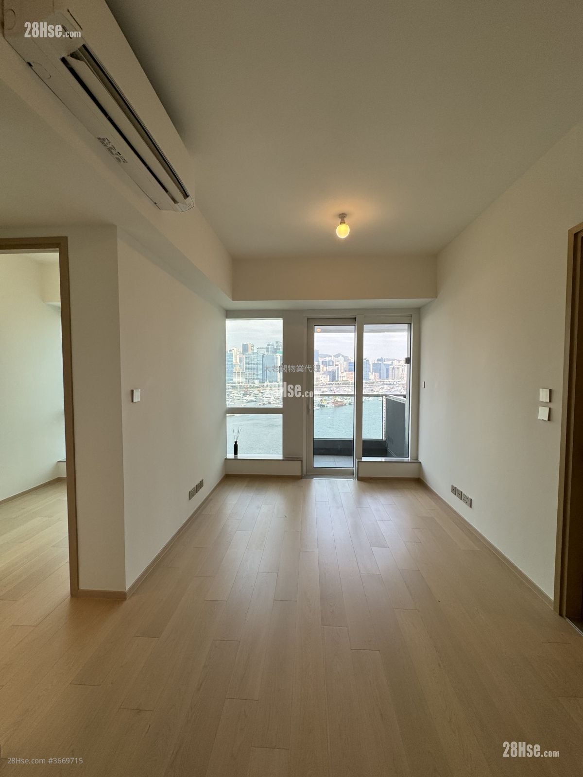 Miami Quay Sell 3 Bedrooms , 2 Bathrooms 716 ft²