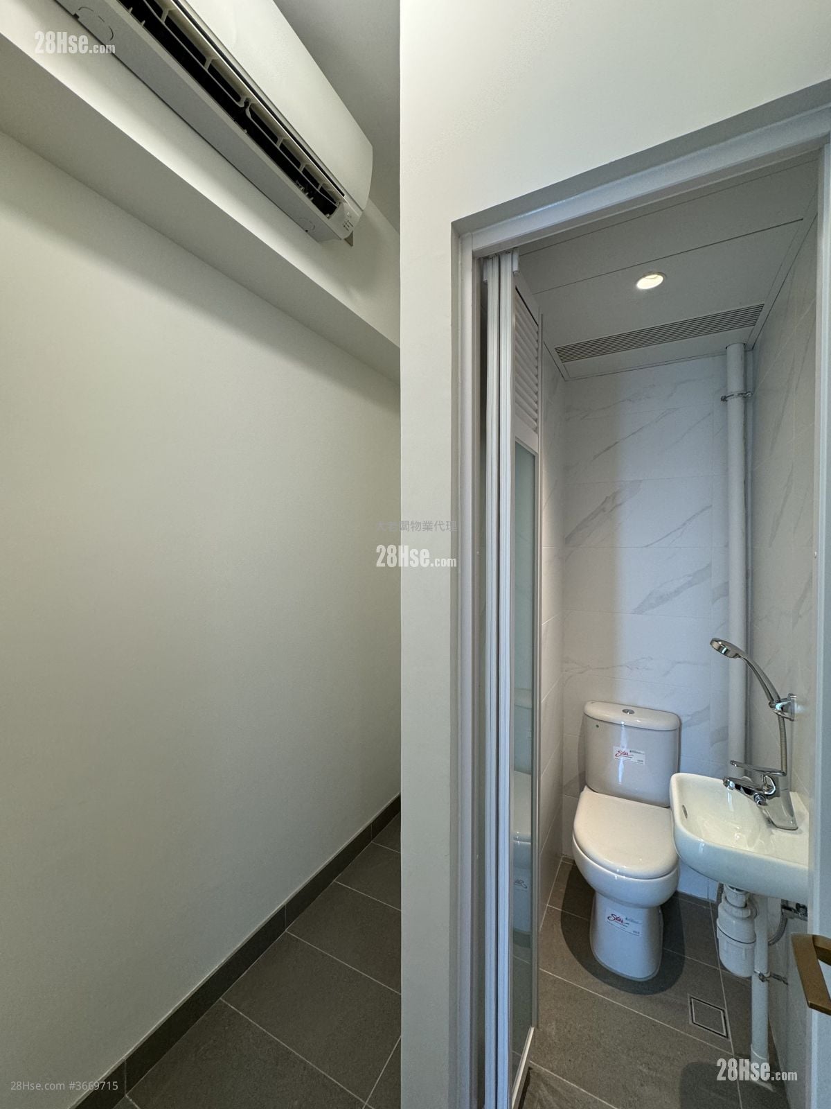 Miami Quay Sell 3 Bedrooms , 2 Bathrooms 716 ft²